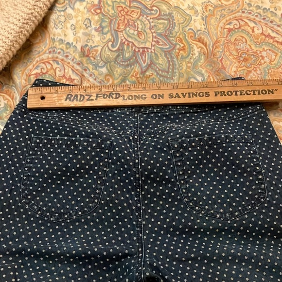 Chicos platinum DoddsO Capri polka dot capri size M/ Chicos 1 - Picture 9 of 11